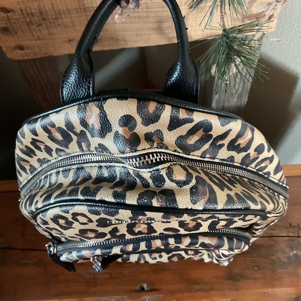 Dana Buchman animal print backpack - Picture 2 of 8